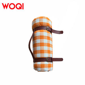 Manta de Picnic para Exteriores Woqi, Color Naranja, 900G, Fibra Acrílica, Secado Rápido, Rectangular, Ligera y Portátil - Product Image 2