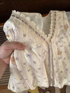 <span class=keywords><strong>Pigiama</strong></span> Minimalista di Alta Gamma per Donne in Puro <span class=keywords><strong>Cotone</strong></span> con Stampa a Righe, Fiori e Cartoni Animati Nuovo Set Comodo e Ampio con Bordo in Pizzo - Product Image 6