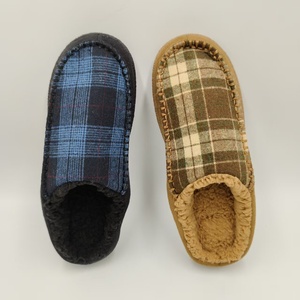 <span class=keywords><strong>Chaussons</strong></span> <span class=keywords><strong>mocassins</strong></span> décontractés pour hommes à carreaux avec mousse à mémoire de forme, doublure en polaire douce, bout fermé, semelle antidérapante en TPR pour intérieur et extérieur en hiver - Product Image 6