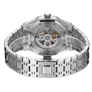 Montre squelette automatique à quartz pour homme avec logo personnalisé, bracelet en crocodile et cadran en verre - Product Image 2