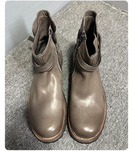 Bottes Chelsea en cuir souple de style britannique pour hommes - Bottines courtes souples fabriquées à la main avec boucle de ceinture en cuir, chaussures Martin - Product Image 5