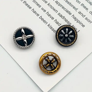 กระดุมโลหะยี่ห้อ Heng <span class=keywords><strong>Wei</strong></span> ขนาด 18 มม./16 มม./14 มม. ประดับด้วยคริสตัล  รับสั่งทำโลโก้แบรนด์บนกระดุมโลหะสำหรับเสื้อโค้ท - Product Image 5