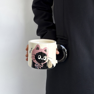 Taza de Café de <span class=keywords><strong>Porcelana</strong></span> con Diseño de Gato Adorable BloomSip, 350 ml, Apta para Alimentos, Uso en Cafeterías, Venta al por Mayor, Kawaii, con Logotipo Personalizado, Sostenible - Product Image 3