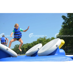 Jouet d'eau gonflable Ninja Quad Steps Parcours d'obstacles d'eau personnalisé pour tous les âges - Product Image 6