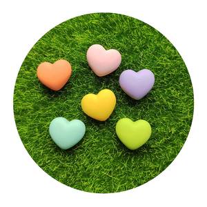 100 pz/lotto in resina opaca a forma di cuore in resina a fondo piatto cabochon senza foro con cuore di amore opaco abbellimenti per custodia per telefono gioielli fai da te - Product Image 6