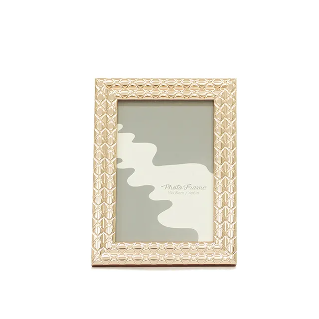 High Quality Metallic Plastic Photo Frame Good Value Nice Picture with Gold or Silver frame