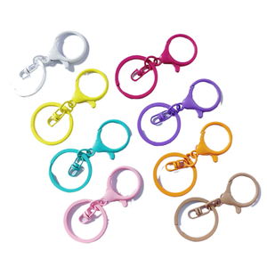 Hebillas de metal con pintura horneada de colores, llaveros de aleación de zinc, con diseños de camarón, en forma de 8 y pintados con spray de 3 puntos, en stock. - Product Image 1