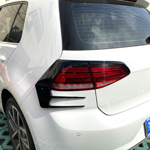 ครีบตกแต่งไฟท้าย Volkswagen Golf 7.5 สีดำเงา ABS รุ่นปี 2017-2019 แบบติดกาว - Product Image 1
