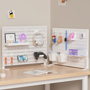 Tablero de clavijas de oficina de escritorio esencial: Fácil de instalar, libremente combinable; almacena papelería, funciona como un estante de exhibición de figuras - Product Image 1
