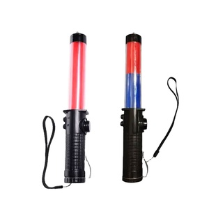 Nouveau modèle de bâton de signalisation LED rechargeable, solaire, multicolore et multifonctionnel, à commande facile pour la sécurité routière - Product Image 1