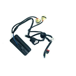 Interrupteurs de camion LR042648 et LR083610 pour hayon et coffre de Land Rover Freelander 2 - Product Image 5