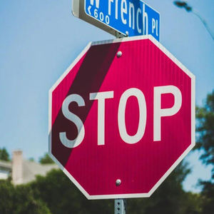 لافتة إيقاف مرورية مخصصة بمقاس 30*30 بوصة تتوافق مع معايير MUTCD - لافتة طريق من الألومنيوم عالي الانعكاس - Product Image 5