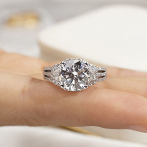 แหวนหมั้นเพชรเม็ดกลมสามแถว 18K ทองคำแท้ รุ่น MSR-1681 จาก Messi Jewelry - Product Image 6