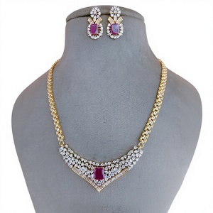 Ensemble collier et boucles d'oreilles en laiton plaqué platine de qualité supérieure avec zircon, étincelant et magnifique, idéal pour les fiançailles, les mariages et les fêtes - Product Image 1