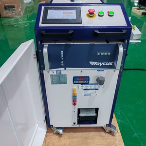 Machine de décapage au laser portative haute puissance 1500w3000w2000w pour la suppression de la <span class=keywords><strong>peinture</strong></span>, de la rouille et des moules sur les tôles de voitures - Product Image 3