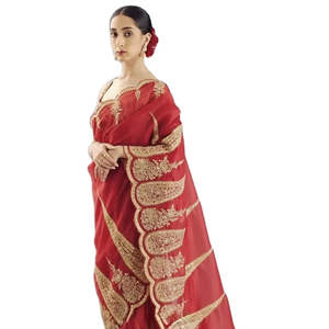 Saree de imitación Georgette de lujo para mujer de Bollywood, hermoso diseño floreciente con trabajo de punto de bordado de secuencia de doble ejecución - Product Image 1