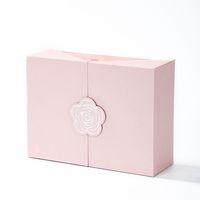 Boîte de papier en carton magnétique bleu personnalisé pour poupée et vêtement Doublure éponge Type de dossier Emballage cadeau avec logo personnalisé