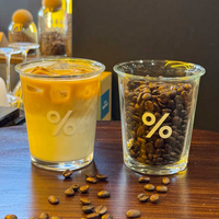 Lot de 2 gobelets en verre transparent de 20 oz avec couvercles, tasses à café réutilisables épaissies au design moderne, couleur et logo personnalisables pour la maison/le bureau, avec paille
