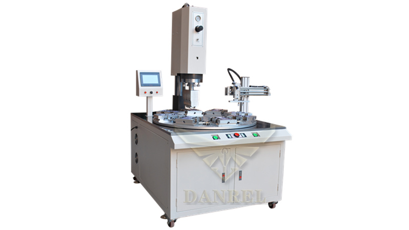 True Digital Auto-tuning 20KHz 3000W Automatic Rotary Table Ultrasonic Plastic Welding Machine with Robot Arm for Unloading