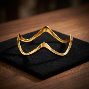 Brazalete Abierto de Oro de 18K con Diseño de Ondas, Joyería de Moda para Mujer, Ideal para Fiestas - Product Image 4