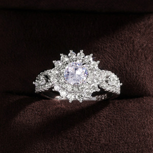 Anello Nuziale di Lusso per Donne, Elegante Gioiello Scintillante da Dito - Product Image 3