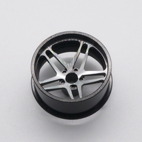 Roues de voiture en alliage d'acier inoxydable personnalisées 1/64 avec pneus en caoutchouc, étrier de frein, moyeu usiné CNC pour pièces et accessoires RC