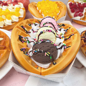 Elegante Modelo de Muestra de Waffle Artificial de Fresa y Crema de Galletas para Fotografía de Autoportretos y Estilismo Culinario - Product Image 5