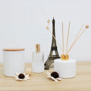Tarros de vela negros esmerilados y botellas de perfume con tapa blanca para velas aromáticas de Navidad, bajo MOQ - Product Image 3