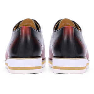 รองเท้าอ็อกซ์ฟอร์ดหนังแท้ทำมือสำหรับผู้ชาย พร้อมเชือกรองเท้าแบบคลาสสิก และลายพิมพ์ชุดแต่งงาน - Product Image 3