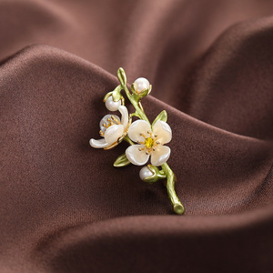 Elegant Flower Pearl Brooch Zinc Alloy Women's <b>Wedding</b> <b>Accessory</b> - Product Image 2