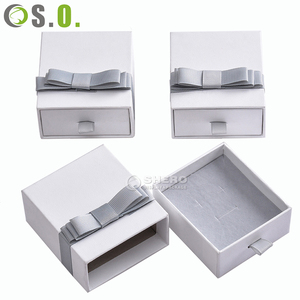 ผู้ผลิตจีนขายส่งกล่องใส่เครื่องประดับกระดาษแข็งทรงสี่เหลี่ยมสีชมพูพร้อมโบว์ - Product Image 6