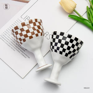 TaoBenCeramics Tasse à pied en céramique à carreaux, motif noir et marron, tasse individuelle pour cadeaux DB2219 - Product Image 4