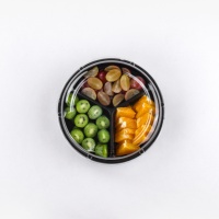 Ecologisch verantwoorde, recyclebare clamshell verpakking van transparant plastic voor fruit, groenten en bessen, met ventilatieopeningen, geschikt voor levensmiddelen.