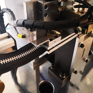 Máquina de Cremalleras JESO, Máquina Automática de Fabricación de Cremalleras Ultrasónicas para la Producción de Cremalleras de Plástico - Product Image 3