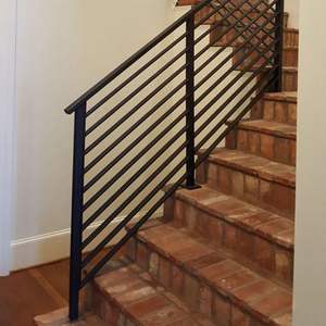 درابزين ألومنيوم مخصص للشرفات والسلالم بتصميم بسيط ومقاوم للصدأ للفنادق والشقق - Product Image 4