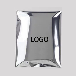 Sachets d'<span class=keywords><strong>Expédition</strong></span> Poly Film Métallisé Argenté en <span class=keywords><strong>Plastique</strong></span>, Personnalisables avec Logo et Nom, Enveloppes Isolantes Auto-Adhésives en Feuille d'Aluminium - Product Image 6