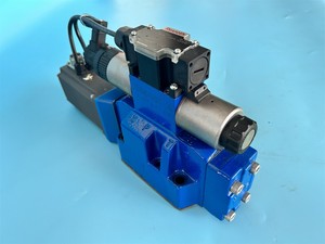 R901030392 4WRKE16E1-200L-3X/6EG24K31/F1D3M DIRECCIONAL PROPORCIONAL - Product Image 3