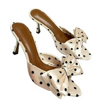 Mules en satin à pois avec nœud pour femme, sandales à bout ouvert fines à enfiler pour les fêtes et le quotidien, OEM ODM disponibles
