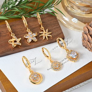 <span class=keywords><strong>Orecchini</strong></span> <span class=keywords><strong>a</strong></span> Cerchio con Pendente <span class=keywords><strong>a</strong></span> <span class=keywords><strong>Cuore</strong></span> Placcati in Oro 18K, <span class=keywords><strong>Orecchini</strong></span> con Charm d'Amore in Zirconia Cubica, Gioielli Romantici da Donna, Brincos Para Mulheres - Product Image 3