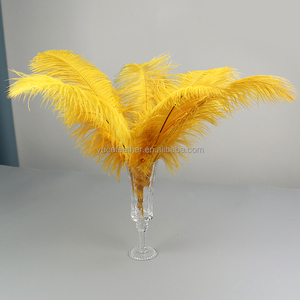 Plumas de avestruz teñidas en blanco y morado de 40-45cm al por mayor, plumas de avestruz a granel para decoración de centro de mesa o lámpara - Product Image 3