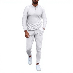 Ensemble de survêtement personnalisé pour hommes en gros – Tenue de sport athlétique pour le jogging, la course et l'entraînement en salle de sport - Product Image 3
