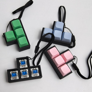 Jouet anti-stress créatif en plastique en forme de T, clavier à boutons, jouet de décompression, porte-clés amusant à presser, petit pendentif, jouets clavier - Product Image 3