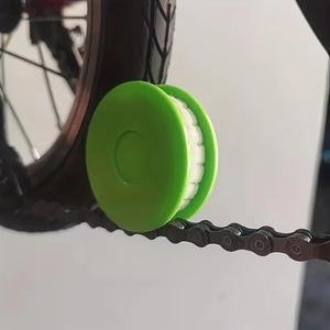 Outil d'entretien et de nettoyage de chaîne de vélo en gros : lubrificateur, rouleau à huile et accessoires - Product Image 2