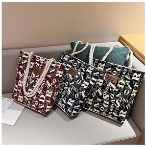 2024 Damen Polyester Canvas Bag mit großer Kapazität Single Strap Modischer Reiß verschluss Fairy Handtasche Vielseitige Bücher tasche für Studenten - Product Image 3
