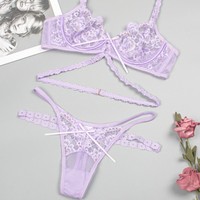 Ensemble de lingerie sexy en dentelle pour femmes, soutien-gorge sans couture blanc, ensemble de lingerie intime, jarretière à fleurs brodée, 3 pièces