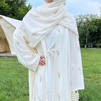 R-247 Nouvelle Abaya Blanche Légère et Élégante de Style Moyen-Oriental avec Broderie de Fleurs et de Papillons, Long Cardigan Musulman pour Femmes