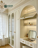 ARET Armoire-coiffeuse combinée de style français traditionnel, avec portes cintrées et verre cannelé, gain de place, écologique, pour chambre à coucher, personnalisable