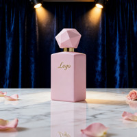 Flacon de parfum vide de 50 ml, design personnalisé d'usine OEM, flacon carré en verre rose luxueux et unique, vaporisateur à pompe, sérum pour le soin de la peau UJUN