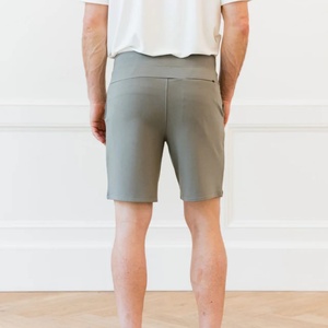 Shorts légers en bambou doux pour homme, avec texture lisse et finition élégante - Product Image 3