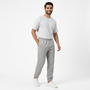 Survêtement de course pour homme en coton et polyester, confectionné à partir de tissu respirant de qualité supérieure - Product Image 1